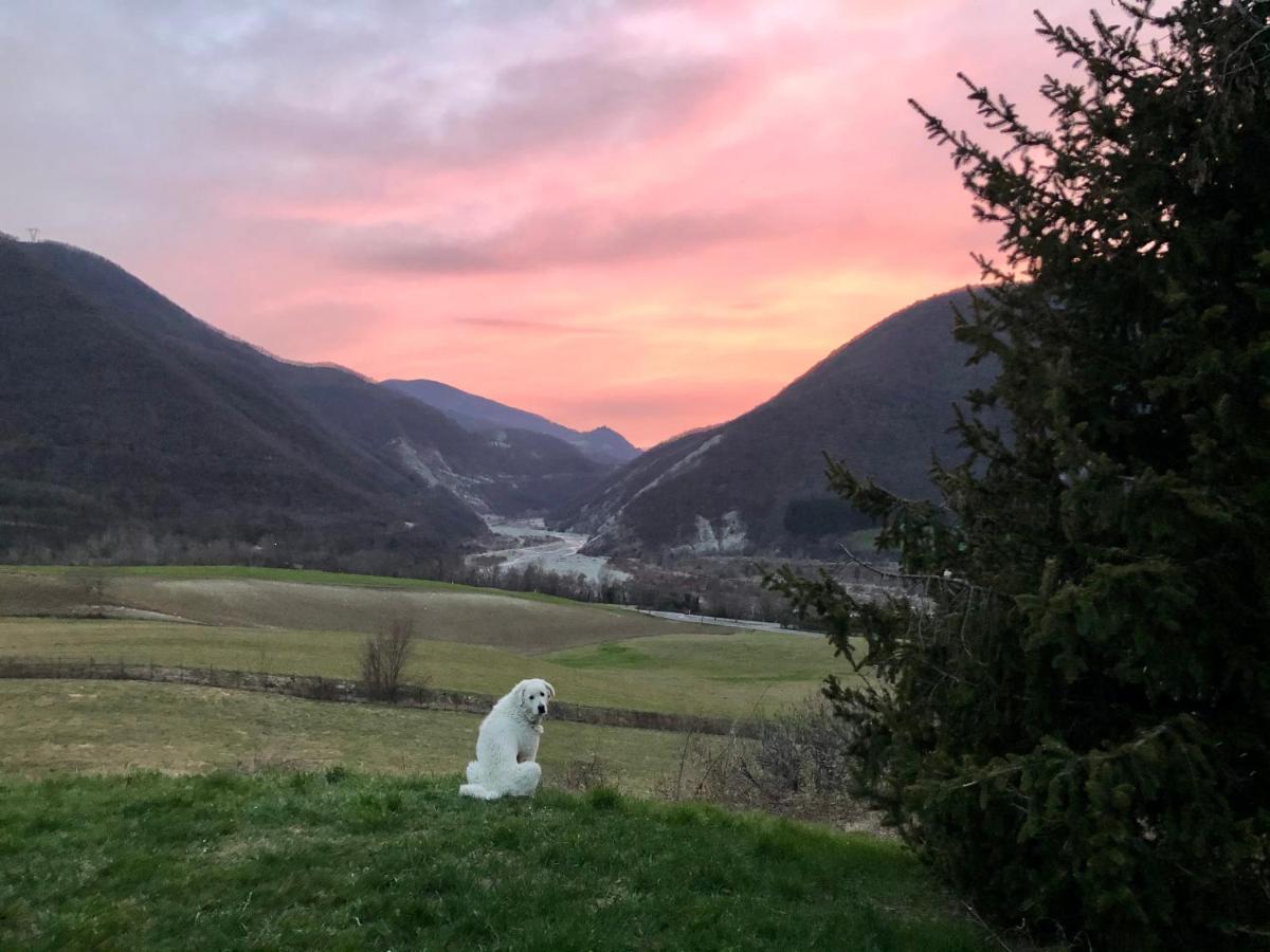 La Locanda Nel Vento Calestano Bagian luar foto