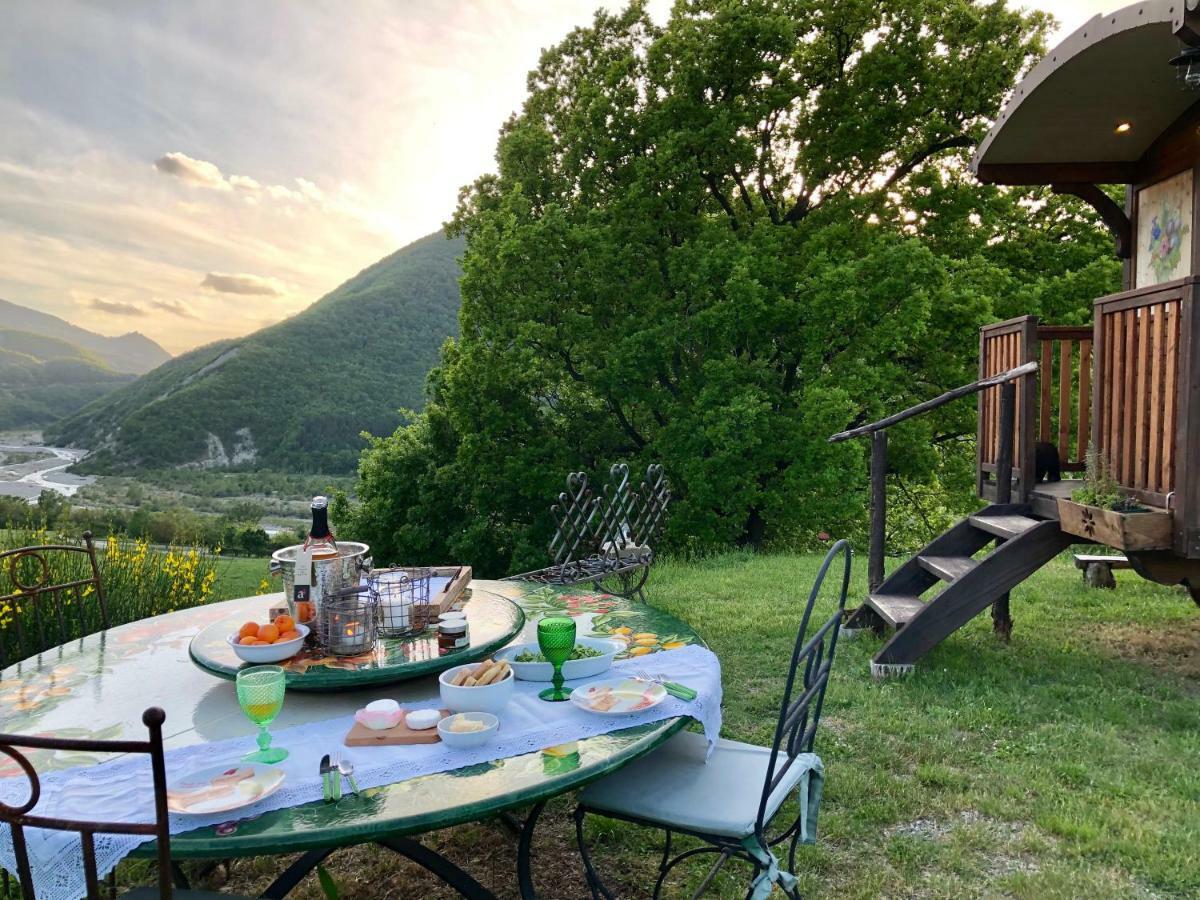 La Locanda Nel Vento Calestano Bagian luar foto
